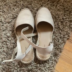 Time and Tru sandals